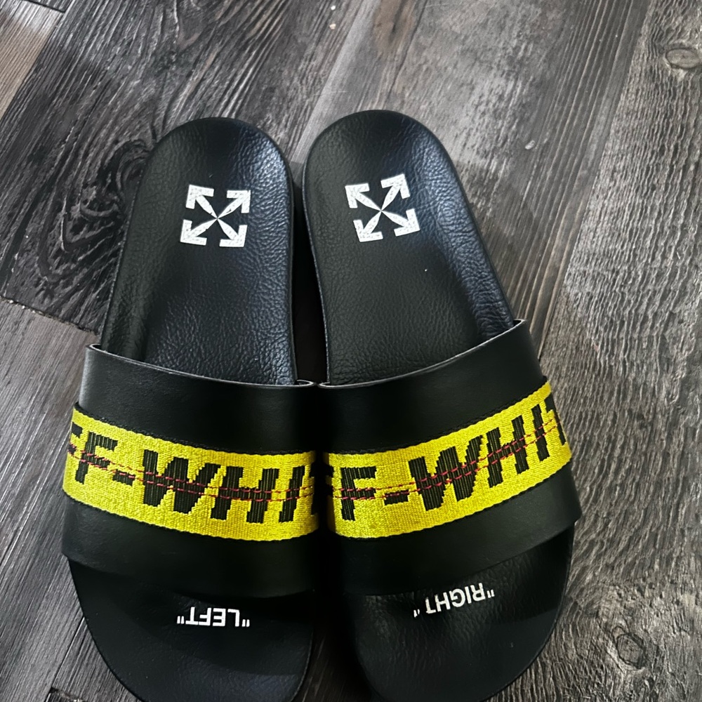 Brand new off white shoes. No box. Size 8ish in mens.